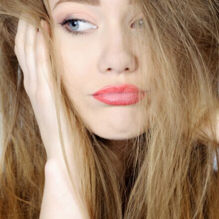 Perchè i miei capelli sono sempre arruffati?