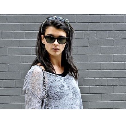 Streetstyle: focus sul cerchietto-gioiello