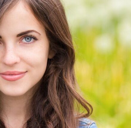 Capelli folti: qual è il colore che ti aiuta a domare il volume?