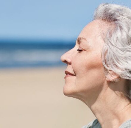 Capelli grigi: nasconderli o adottarli con convinzione?