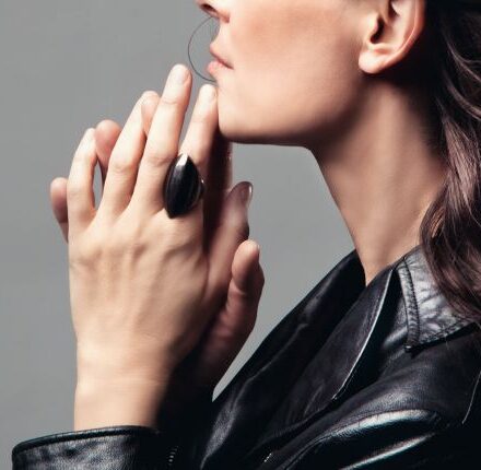 Lessico hairstyle: avere un capello sulla lingua