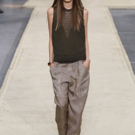 La riga in mezzo, tendenza minimalista