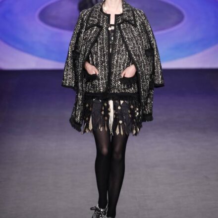 La mini frangia tirabaci vista alla sfilata Anna Sui