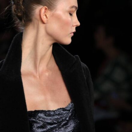 Come ricreare lo chignon a nido della sfilata Jason Wu?