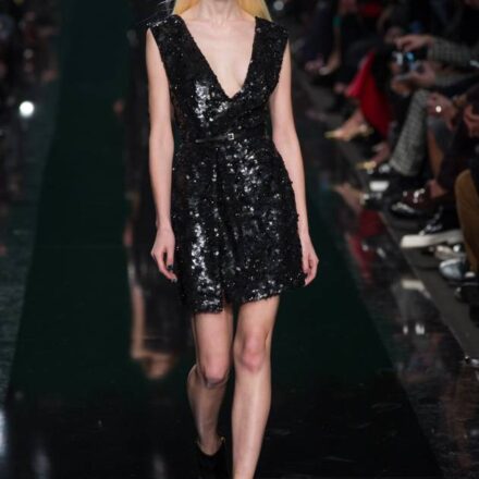 La lisciatura perfetta della sfilata Elie Saab
