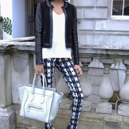 Puntare su un'acconciatura anni '60: streetstyle