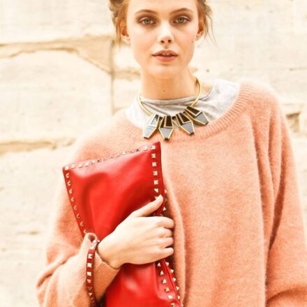 Hélène, 25 anni: «La treccia a corona, la mia acconciatura per la primavera»