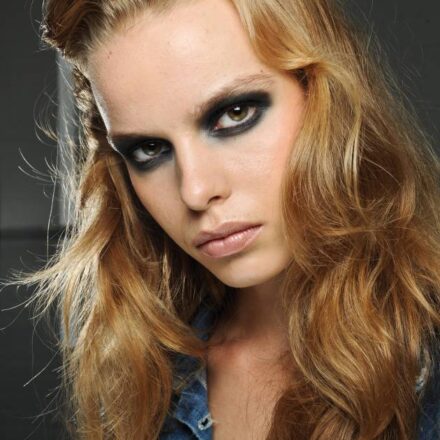 Capelli ricci, come legarli?