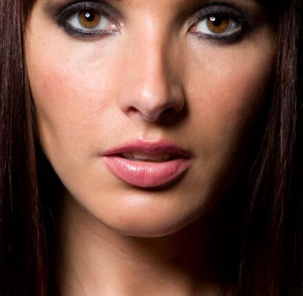 “Dare una rinfrescata” alla tua frangia a casa