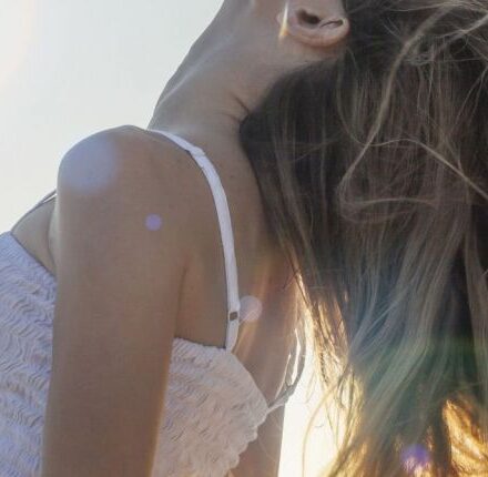 Vero/Falso: Tagliare le punte fa cresce più velocemente i tuoi capelli?