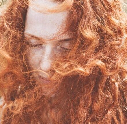 Capelli fini e ricci: quale taglio è adatto a te?
