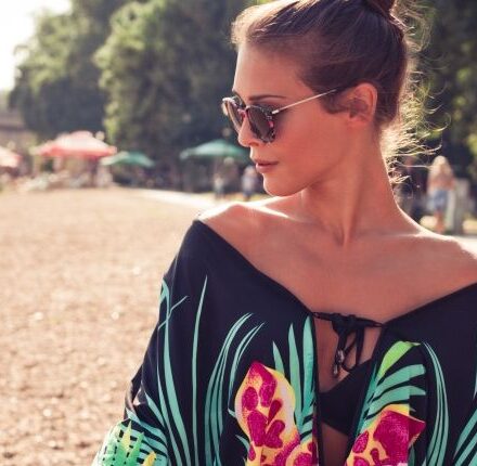 Capelli lunghi: 3 pettinature da adottare in spiaggia