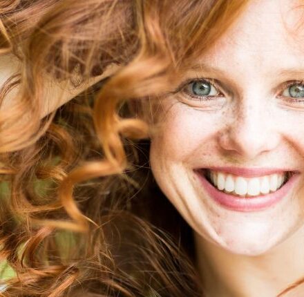 Capelli ricci: come renderli brillanti?