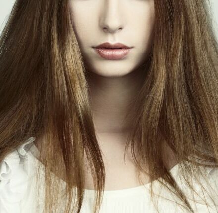 Radici grasse e punte secche: qualche astuzia per curarle