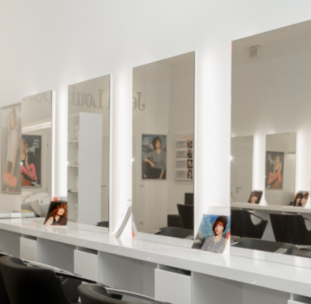 Nuovi saloni Jean Louis David. Design high tech e atmosfera unica