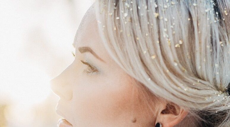 Tendenza 2017: le "glitter roots"