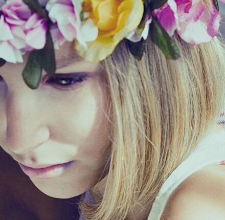 Acconciature da sposa: realizzare e portare una corona di fiori
