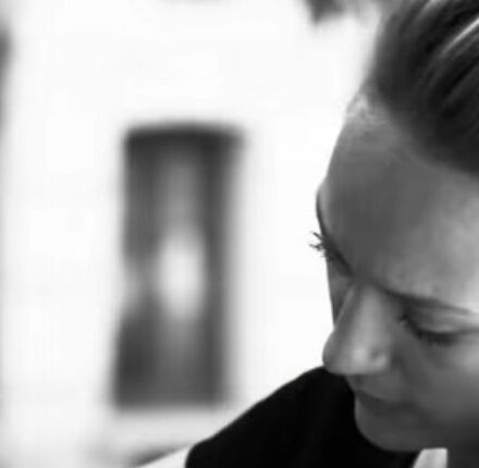 Tutorial: come realizzare una pettinatura semplice sui capelli ricci