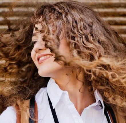 Come ammorbidire i capelli ricci