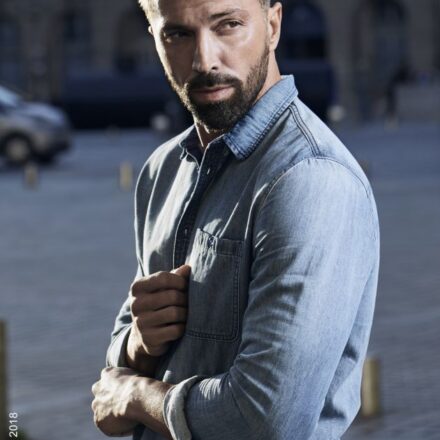 Il look da gentleman moderno con un taglio undercut
