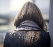 Proteggi le punte dei capelli in inverno