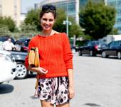 Streetstyle: pettinarsi con gli occhiali da sole!