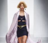 I capelli afro decolorati, visti sulle passerelle