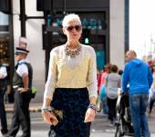 Streetstyle: Il biondo polare sui capelli corti