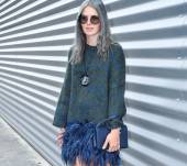Portare i capelli grigi: streetstyle