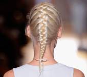 Gara di acconciature: treccia piatta VS treccia hippie