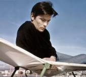 Il come-back della pettinatura di Alain Delon
