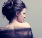 Uno chignon rapido e ben fatto per l’estate