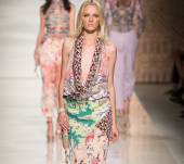 3 tappe indispensabili per curare i capelli biondi al rientro dalle vacanze