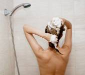 Le tappe indispensabili per capelli ben lavati