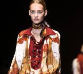 La coda di cavallo sobria, vista alla sfilata Gucci