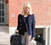 Streetstyle: il carré biondo californiano con frangia