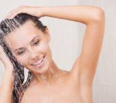 Capelli grassi: come diradare i miei shampoo?