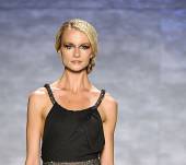 Lo chignon frisé: dalle passerelle alla vita di tutti i giorni?