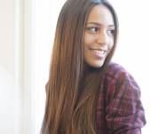 Come lisciare i capelli proteggendo la colorazione?