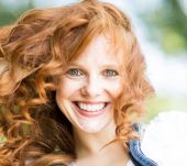 Capelli ricci: come renderli brillanti?