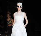 Visto sulle passerelle: la fascia XXL per un look Sixties