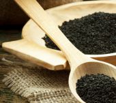 L'olio di Nigella, un alleato per i capelli