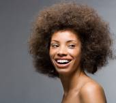 Come disciplinare i capelli afro