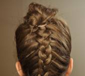 Lo chignon a banana intrecciato