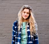 Streetstyle: Mescolare stile rock e grunge per un look neo-grunge