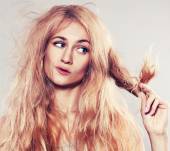 Capelli che si spezzano: che fare?