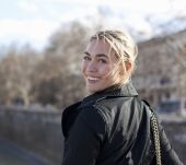 Lo chignon sui capelli corti? Si può