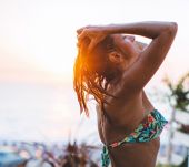 Qual è lo shampoo giusto da usare al mare?