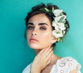 Ti sposi a settembre? Per te, 3 look-capelli irresistibili