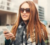 Riflessi indesiderati tra i capelli. Eliminali così